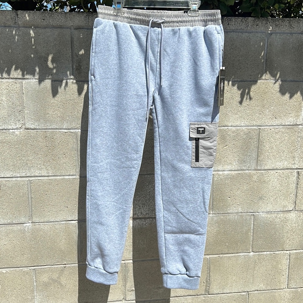 Tahari Sport Gray Sweatpants Cargo Joggers Slim Fit Tapered Leg Regular Length